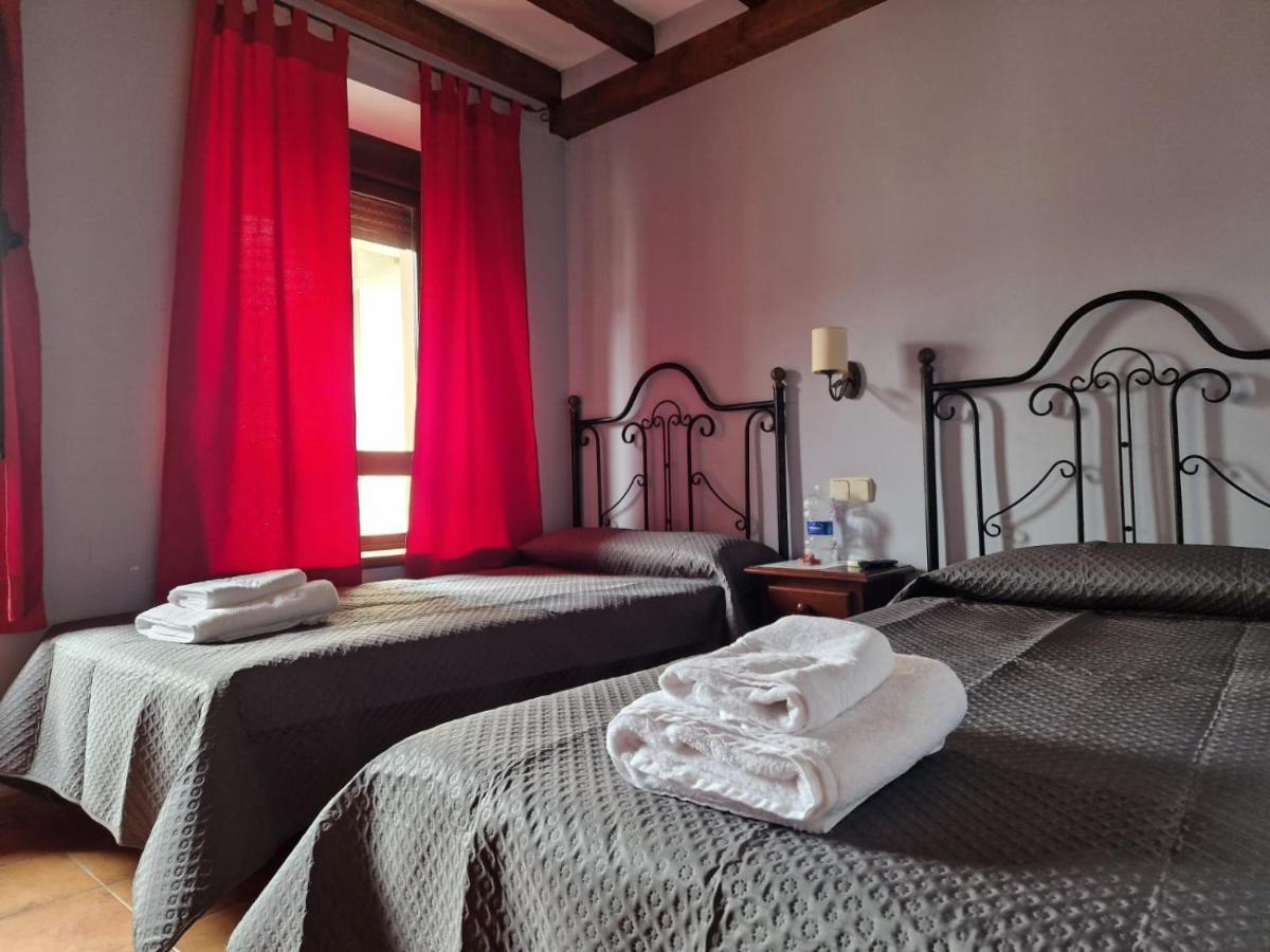 Hostal La Plata Оропеса Экстерьер фото